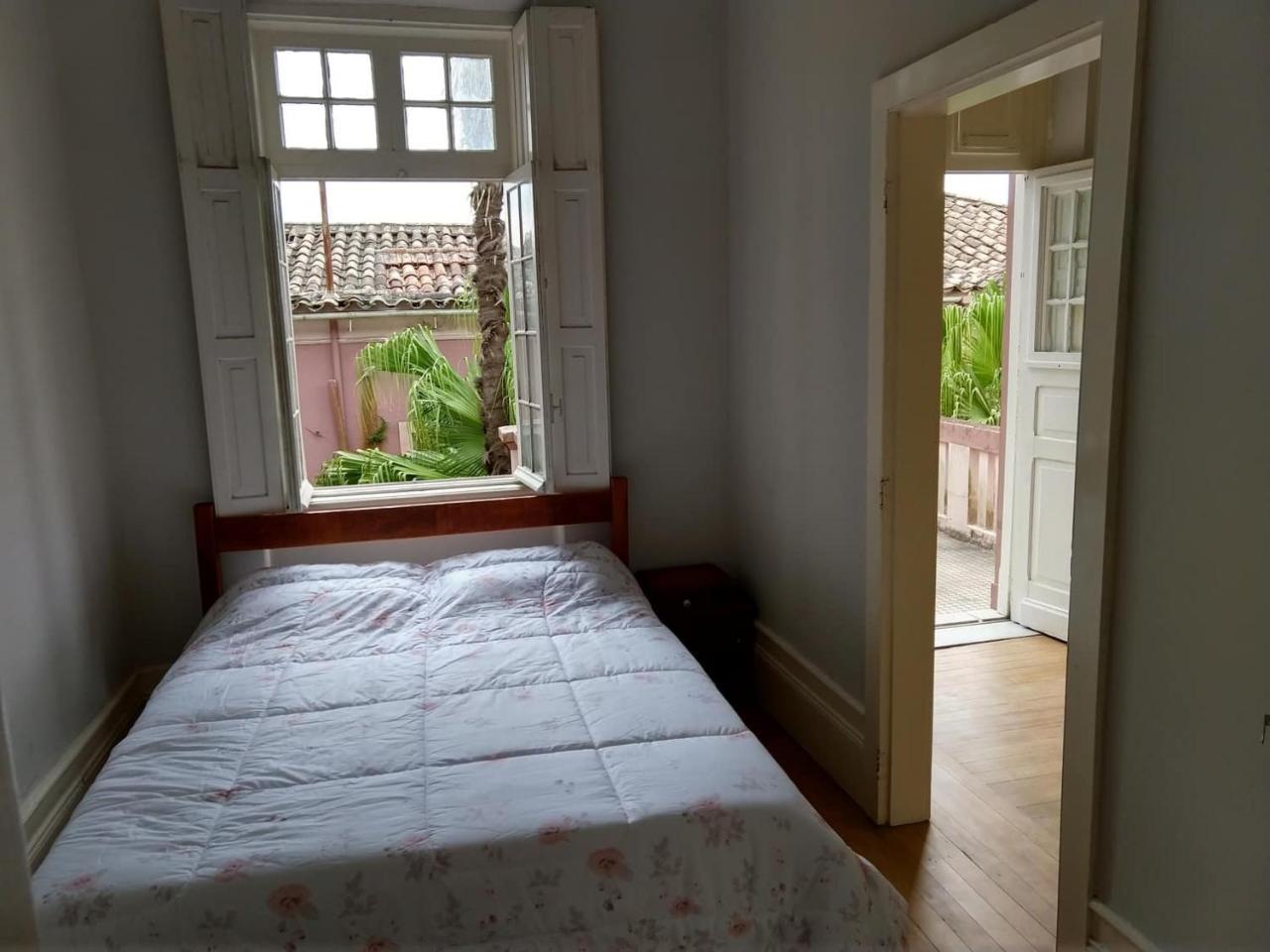 Vila Santa Eulalia Hostel Pelotas Bagian luar foto